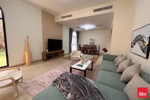 Снять в аренду таунхаус в Дубае: 4 спальни, 563.6м², № 90570 - фото 6