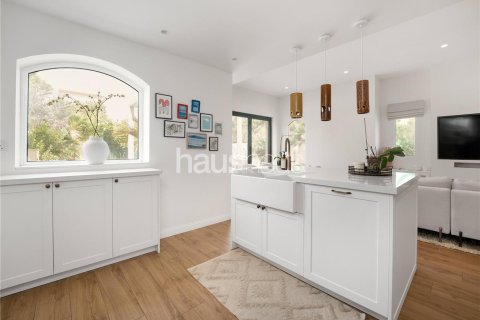 Townhouse in The Springs, Dubai 3 bedrooms, 210 sq.m. № 44174 - photo 5