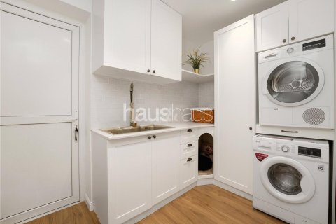 Townhouse in The Springs, Dubai 3 bedrooms, 210 sq.m. № 44174 - photo 23