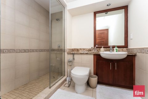 Townhouse in Palm Jumeirah, Dubai 3 bedrooms, 345.6 sq.m. № 43145 - photo 14
