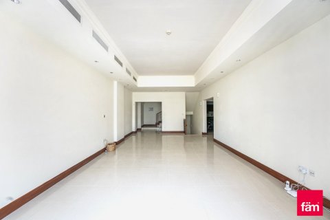 Townhouse in Palm Jumeirah, Dubai 3 bedrooms, 345.6 sq.m. № 43145 - photo 1