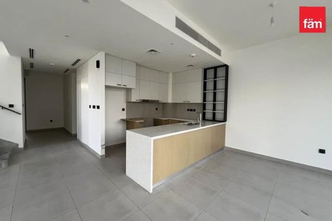 Снять в аренду виллу в Дубай Хилс Эстейт, Дубай: 3 спальни, 386.8м², № 24685 - фото 3