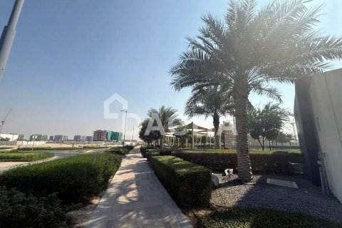 Купить виллу в Dubai South (Dubai World Central), Дубай: 5 спален, 562м², № 105393 - фото 4