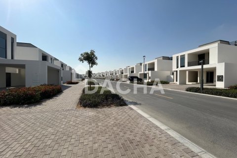 Villa en EMAAR South, Dubai South (Dubai World Central), Dubai, 3 dormitorios, 462 m², № 105390 - foto 3