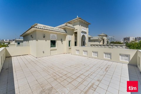 Снять в аренду виллу в Al Furjan, Дубай: 4 спальни, 644.5м², № 110760 - фото 11