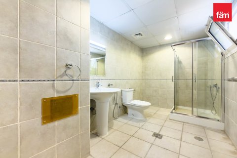 Снять в аренду виллу в Аль-Барше, Дубай: 4 спальни, 1393.5м², № 110769 - фото 5