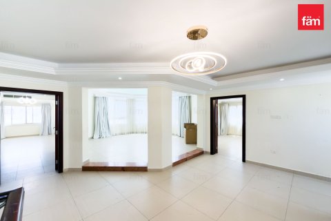Снять в аренду виллу в Аль-Барше, Дубай: 4 спальни, 1393.5м², № 110769 - фото 9