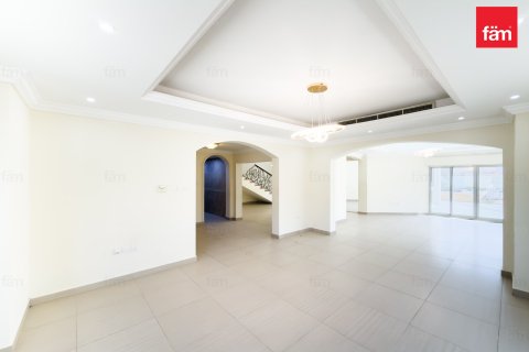 Снять в аренду виллу в Аль-Барше, Дубай: 4 спальни, 1393.5м², № 110769 - фото 15