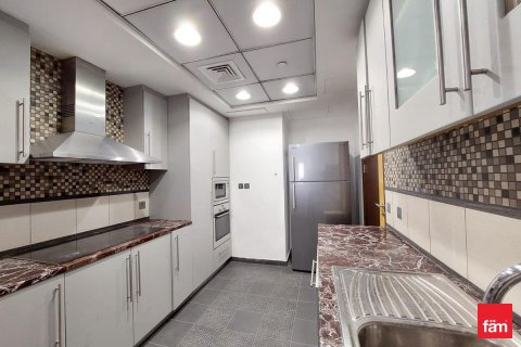 Apartment in Dubai 3 bedrooms, 201.6 sq.m. № 84677 - photo 8