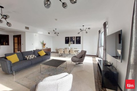 Apartment in Dubai 3 bedrooms, 201.6 sq.m. № 84677