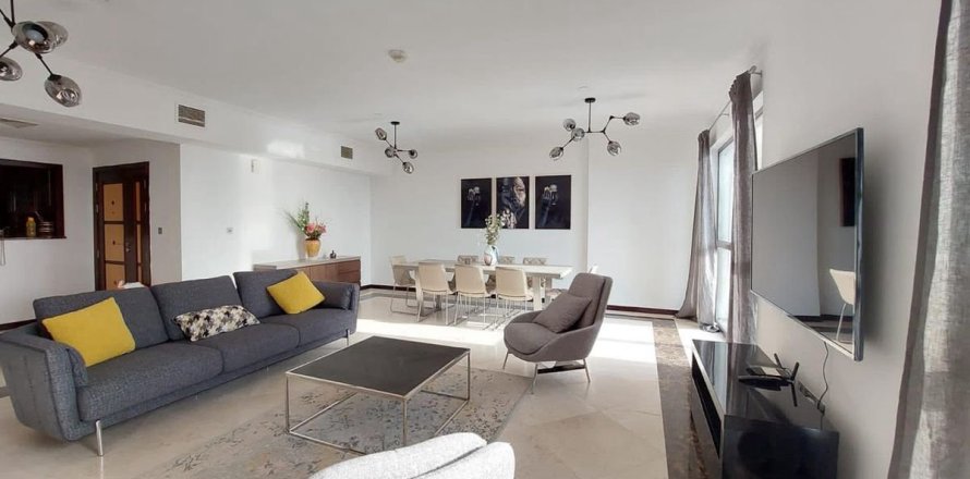 Apartment in Dubai 3 bedrooms, 201.6 sq.m. № 84677