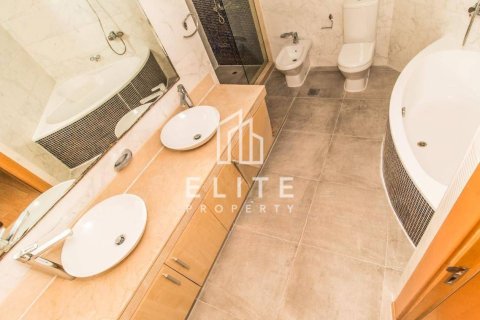 Appartement à Shoreline Apartments, Palm Jumeirah, Dubai, 3 chambres, 199 m², № 85709 - photo 14