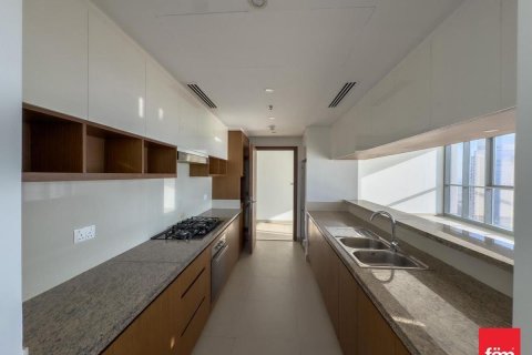 Apartment in Dubai 3 bedrooms, 197.3 sq.m. № 113202 - photo 9