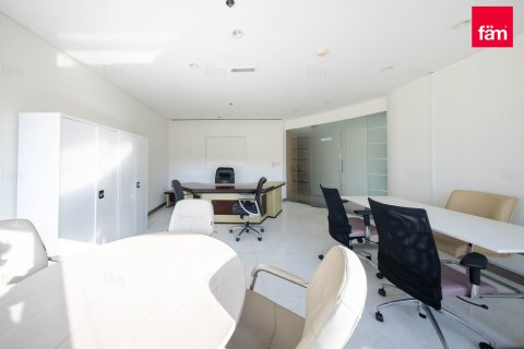 Снять в аренду офис в Sheikh Zayed Road, Дубай: 151м², № 58191 - фото 10