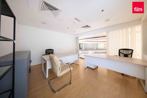 Снять в аренду офис в Sheikh Zayed Road, Дубай: 151м², № 58191 - фото 9