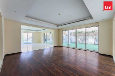 Снять в аренду виллу в Аль-Барше, Дубай: 5 спален, 1393.5м², № 92014 - фото 14