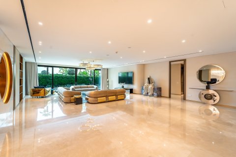 Apartment in Palm Jumeirah, Dubai 6 bedrooms, 1721 sq.m. № 96861 - photo 8