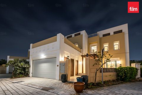Villa in Dubai 3 bedrooms, 548.1 sq.m. № 70637 - photo 2
