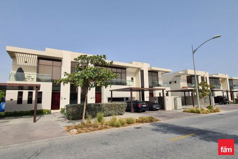 Townhouse in Dubai 3 bedrooms, 260.2 sq.m. № 70630 - photo 1