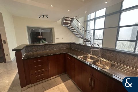 Dúplex en Central Park Tower, DIFC, Dubai, 2 dormitorios, 184 m², № 76463 - foto 5