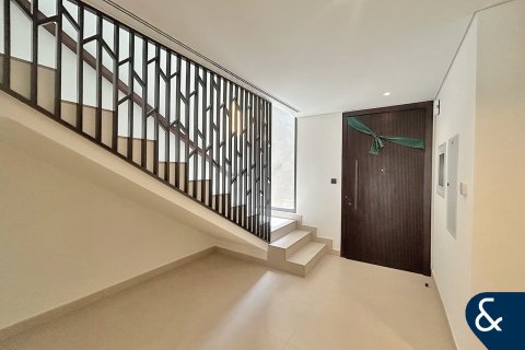 Снять в аренду виллу в Aura, Tilal Al Ghaf, Дубай: 3 спальни, 145м², № 76448 - фото 5