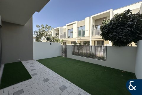 Снять в аренду виллу в Aura, Tilal Al Ghaf, Дубай: 3 спальни, 145м², № 76448 - фото 4