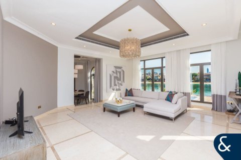 Villa in Signature Villas, Palm Jumeirah, Dubai 5 bedrooms, 1246 sq.m. № 76462 - photo 5