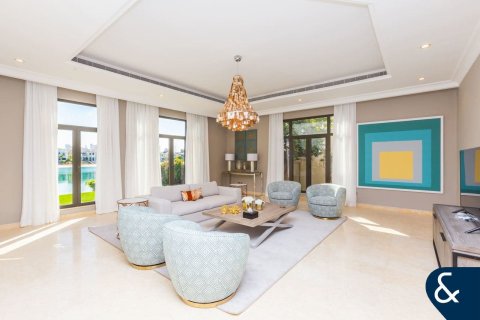 Villa in Signature Villas, Palm Jumeirah, Dubai 5 bedrooms, 1246 sq.m. № 76462 - photo 12