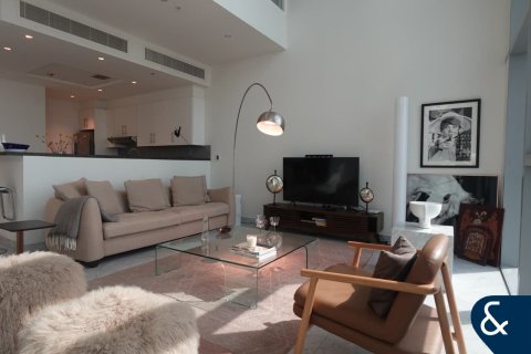 Apartment in Central Park Tower, DIFC, Dubai 2 bedrooms, 189 sq.m. № 76464 - photo 2