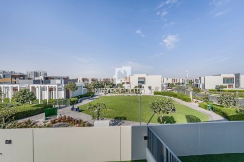 Купить виллу в Dubai Land, Дубай: 4 спальни, 336м², № 15410 - фото 30
