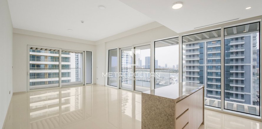 Квартира в EMAAR Beachfront, Dubai Harbour, Дубай, 2 спальни, 143м², № 15419