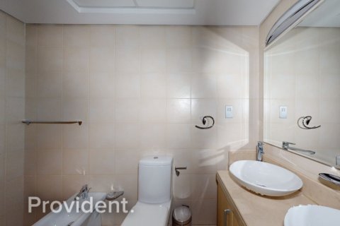 Снять в аренду квартиру в Пальме Джумейре, Дубай: 2 спальни, 150.1м², № 1978 - фото 15