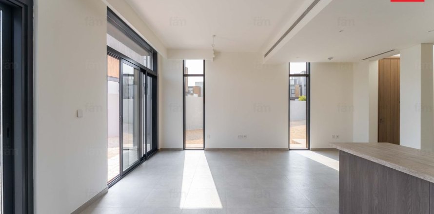 Villa in Dubai 3 bedrooms, 168 sq.m. № 71611