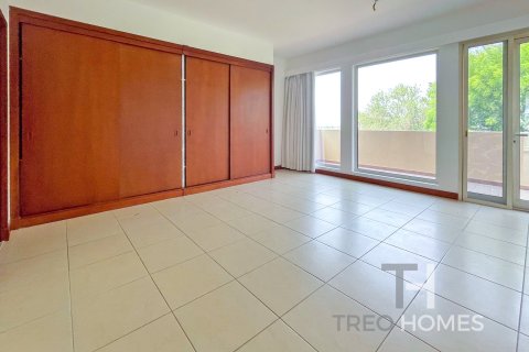 Снять в аренду виллу в Арабиан Ранчес, Дубай: 3 спальни, 294м², № 13537 - фото 15