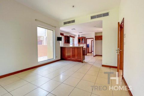 Снять в аренду виллу в Арабиан Ранчес, Дубай: 3 спальни, 294м², № 13537 - фото 6