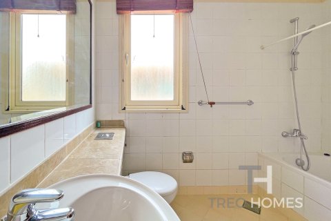 Снять в аренду виллу в Арабиан Ранчес, Дубай: 3 спальни, 294м², № 13537 - фото 14