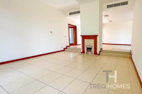 Снять в аренду виллу в Арабиан Ранчес, Дубай: 3 спальни, 294м², № 13537 - фото 5