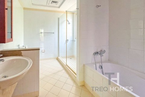 Снять в аренду виллу в Арабиан Ранчес, Дубай: 3 спальни, 294м², № 13537 - фото 16