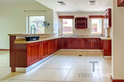 Снять в аренду виллу в Арабиан Ранчес, Дубай: 3 спальни, 294м², № 13537 - фото 8