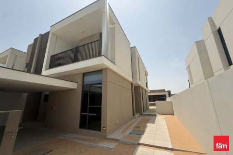 Villa in Al Furjan, Dubai 4 bedrooms, 366.5 sq.m. № 49980 - photo 2