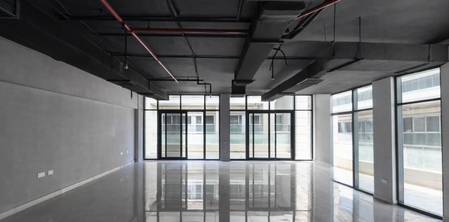 Oficina en Dubai, 90.8 m², № 83651