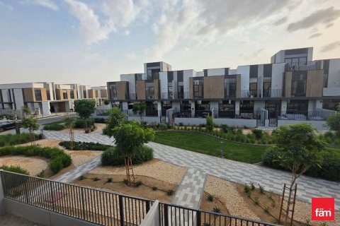 Adosado en Dubai, 3 dormitorios, 168 m², № 83650