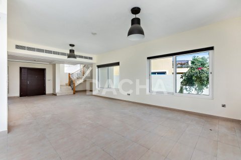 Villa in Jumeirah Park, Dubai 4 bedrooms, 455 sq.m. № 104852 - photo 13