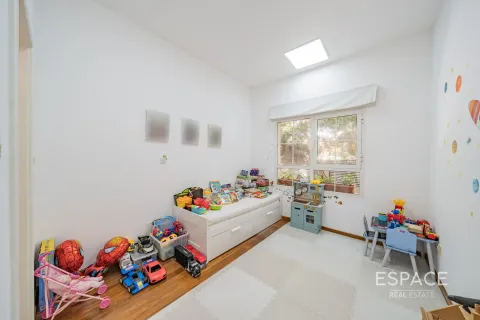 Villa in The Lakes, Dubai 3 bedrooms, 243 sq.m. № 61729 - photo 12