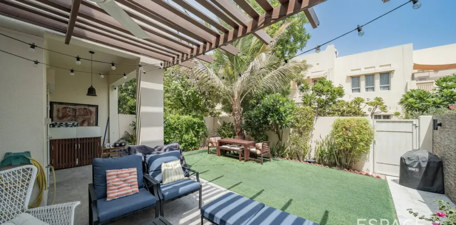 Villa in The Lakes, Dubai 3 bedrooms, 282 sq.m. № 61730