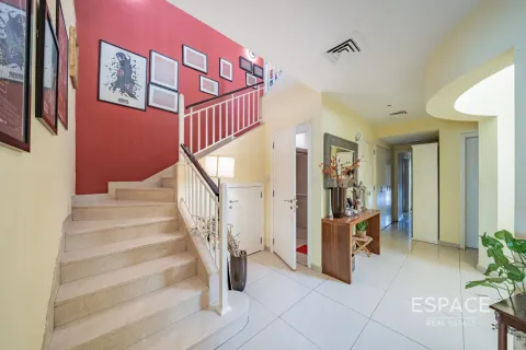 Villa in The Lakes, Dubai 3 bedrooms, 282 sq.m. № 61730 - photo 2