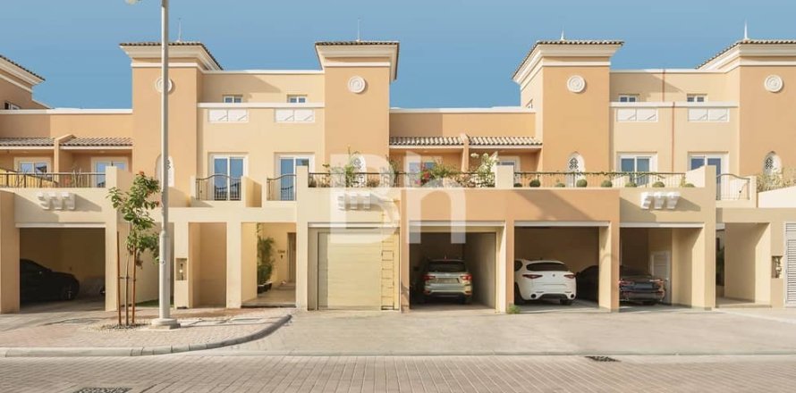 Adosado en Dubai Sports City, Dubai, 4 dormitorios, 232 m², № 24242