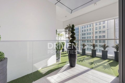 Appartement à Business Bay, Dubai, 1 chambre, 66.43 m², № 129714 - photo 2