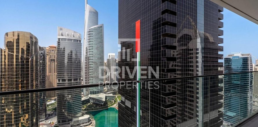 Apartment in Jumeirah Lake Towers, Dubai 1 bedroom, 99.78 sq.m. № 129702