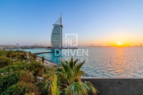 Villa in Jumeirah 3, Jumeirah, Dubai 6 bedrooms, 849.78 sq.m. № 138193 - photo 30